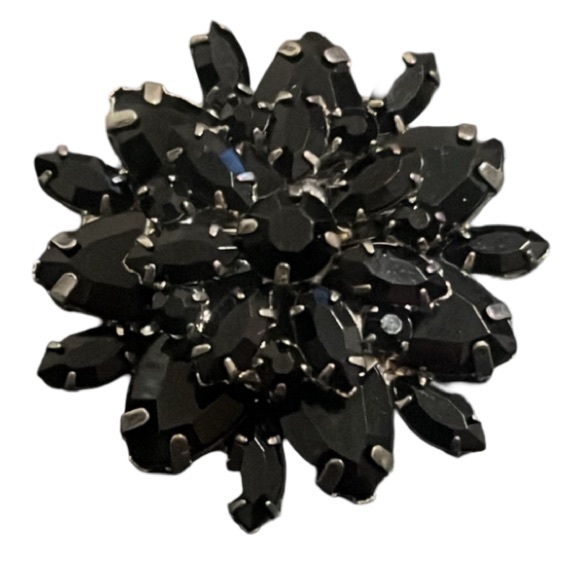 Vintage Mid Century Black Rhinestone 3D Flower StarBurst Brooch - Picture 1 of 6